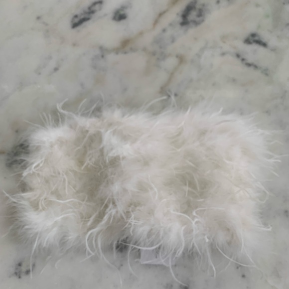 12th Tribe Chanel White Faux Feather Top Medium - Picture 3 of 5
